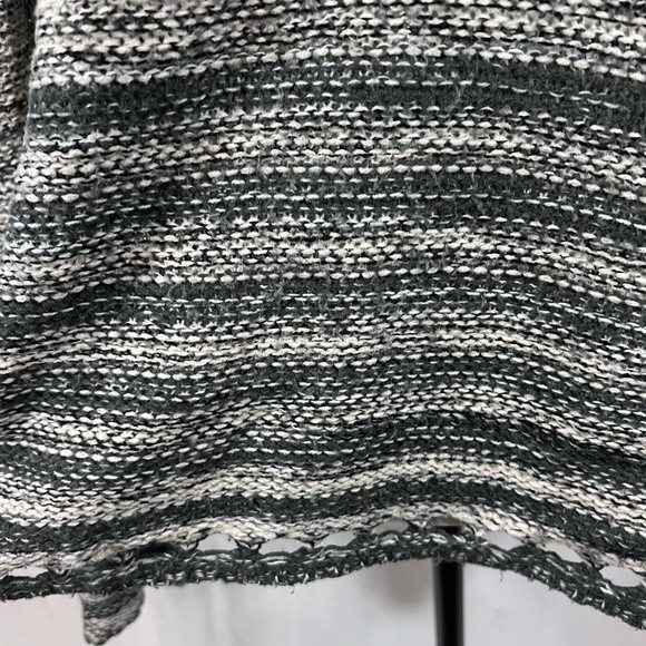 Paper Crane ivory and gray knit and open weave sweater size large - Picture 3 of 7